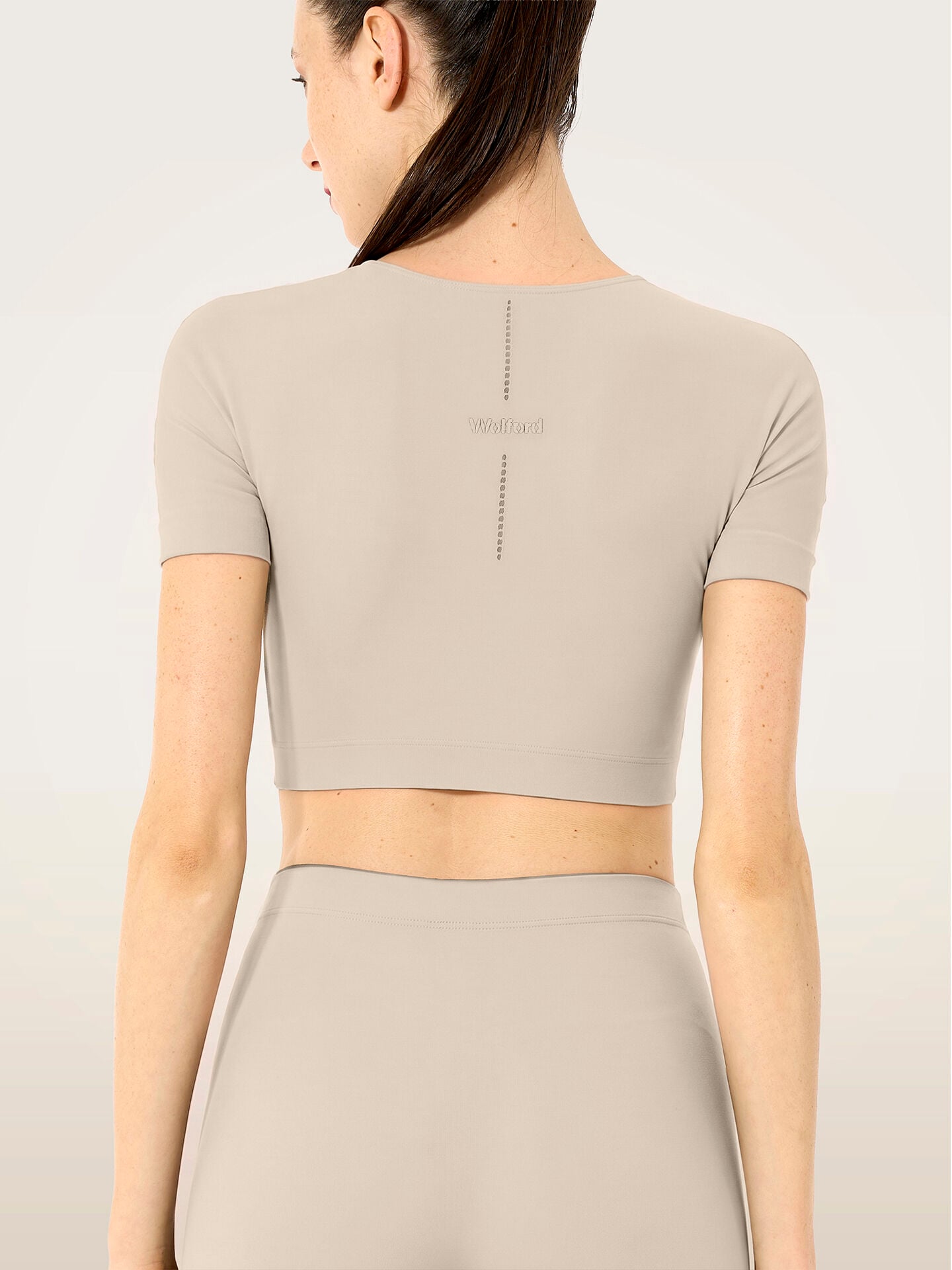 SEAMLESS FORM TOP SHORT SLEEVE