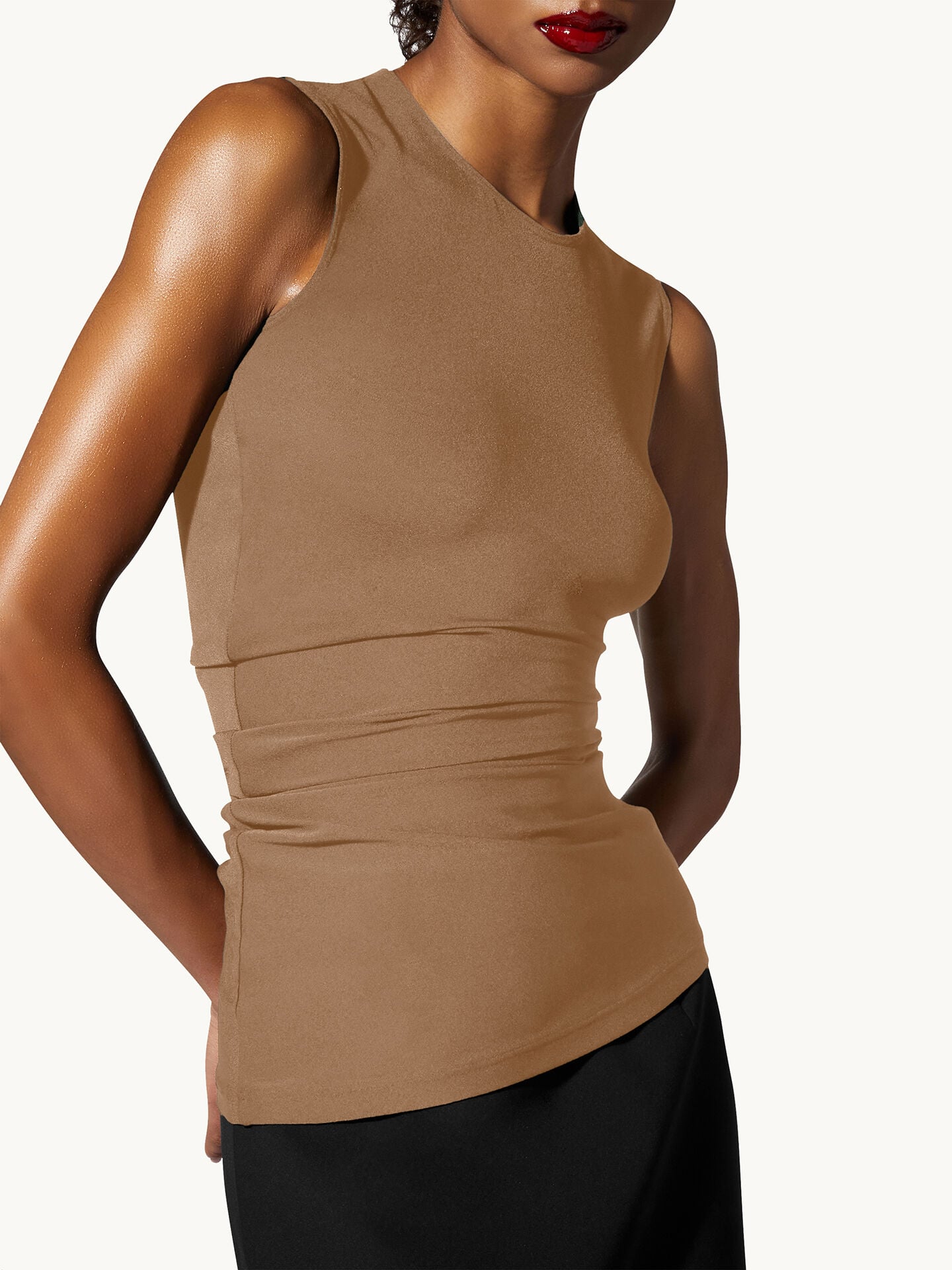 THE CREPE JERSEY TOP SLEEVELES THE CREPE JERSEY TOP SLEEVELES