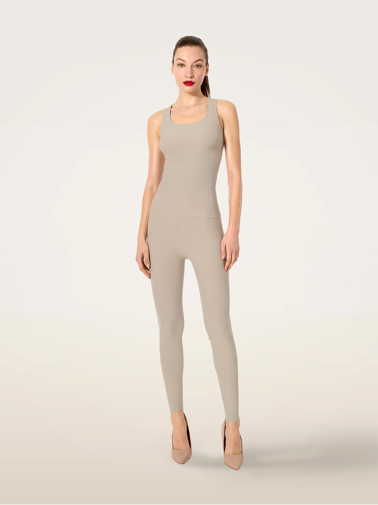 SEAMLESS FORM TOP SLEEVELESS SEAMLESS FORM TOP SLEEVELESS