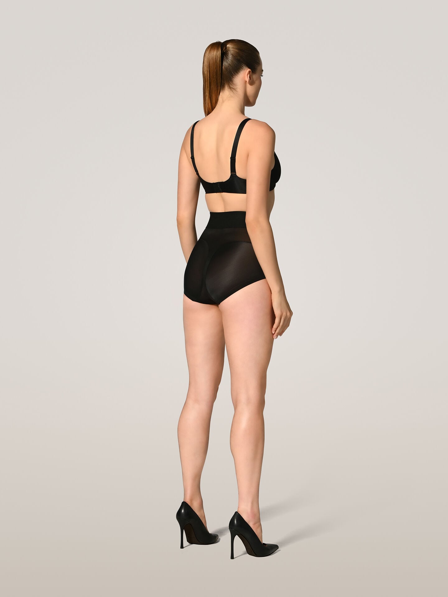 SHEER T. CURVE ENHANCING BRIEF SHEER T. CURVE ENHANCING BRIEF