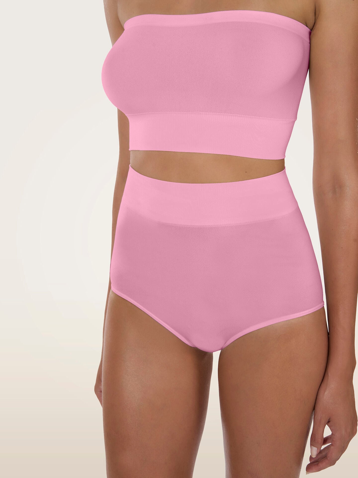 SEAMLESS TOP SLEEVELESS