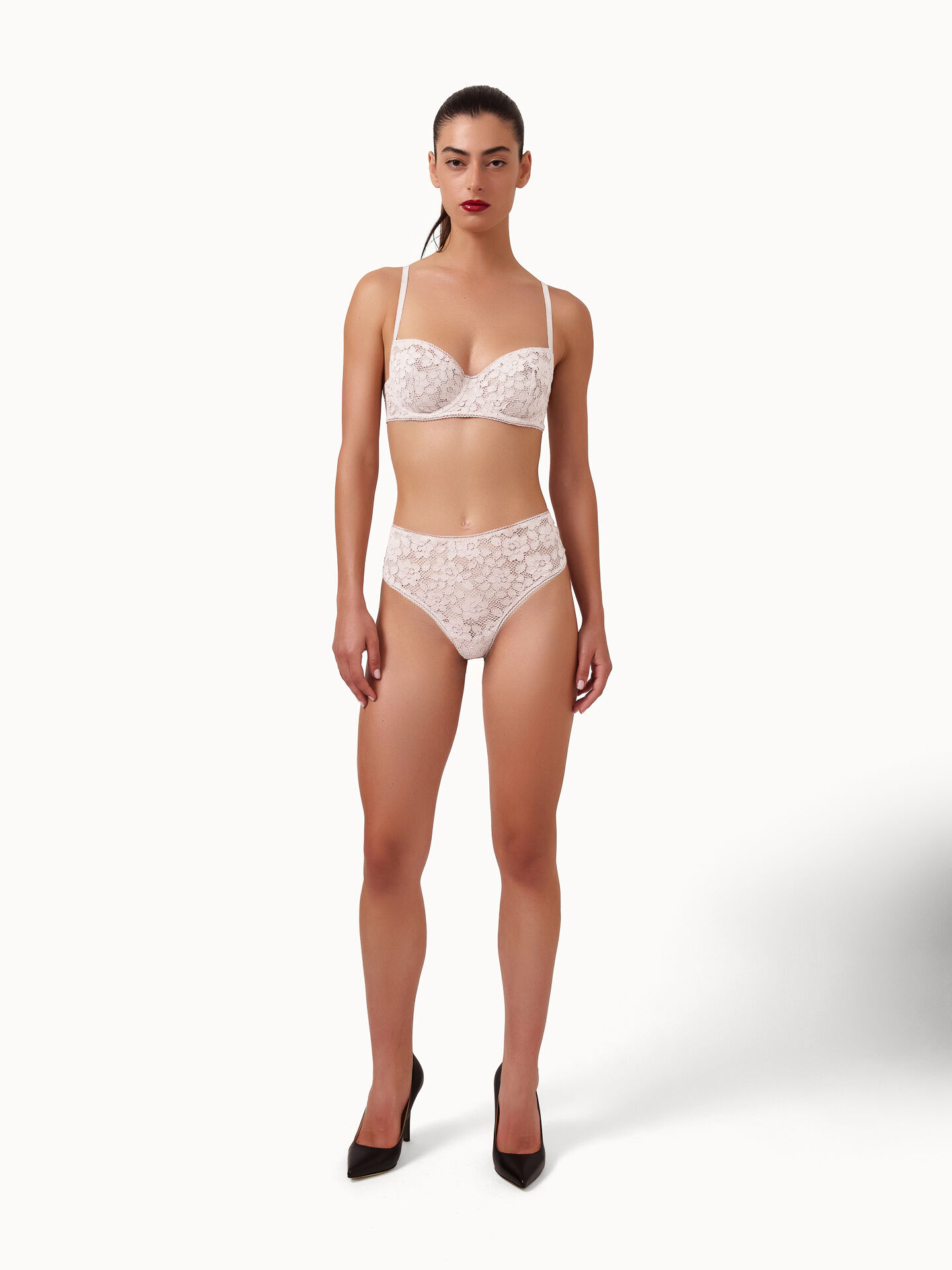 BOLD LACE BANDEAU BRA BOLD LACE BANDEAU BRA