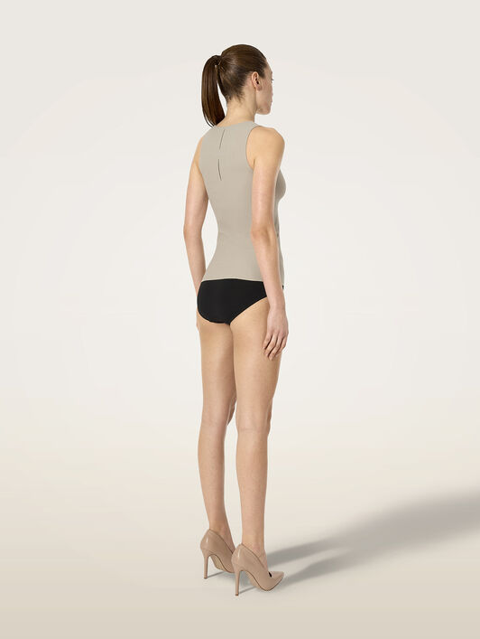 SEAMLESS FORM TOP SLEEVELESS SEAMLESS FORM TOP SLEEVELESS