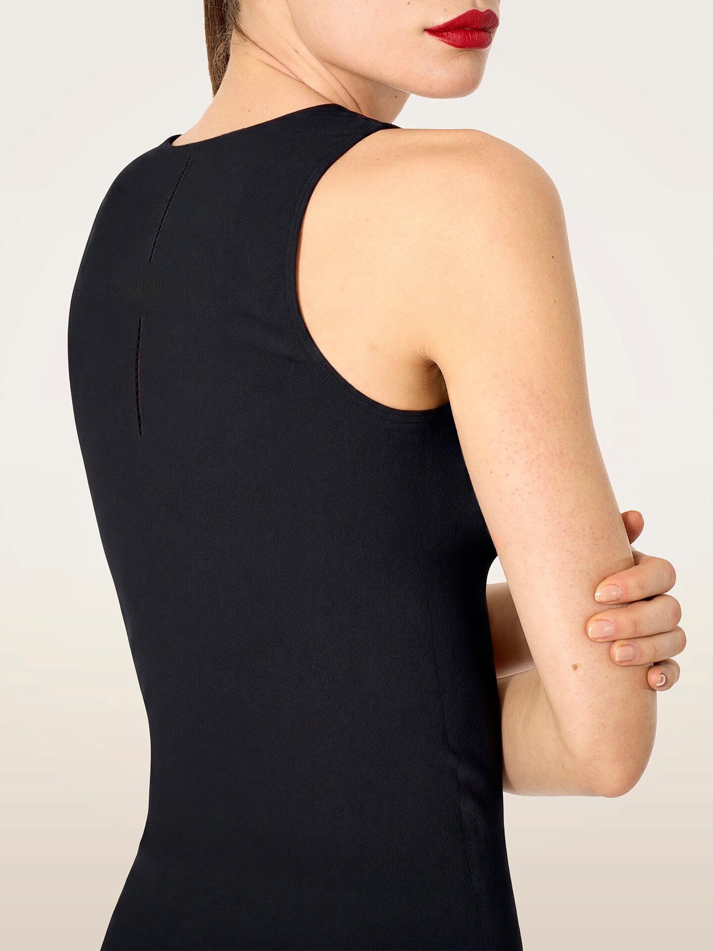 SEAMLESS FORM TOP SLEEVELESS SEAMLESS FORM TOP SLEEVELESS