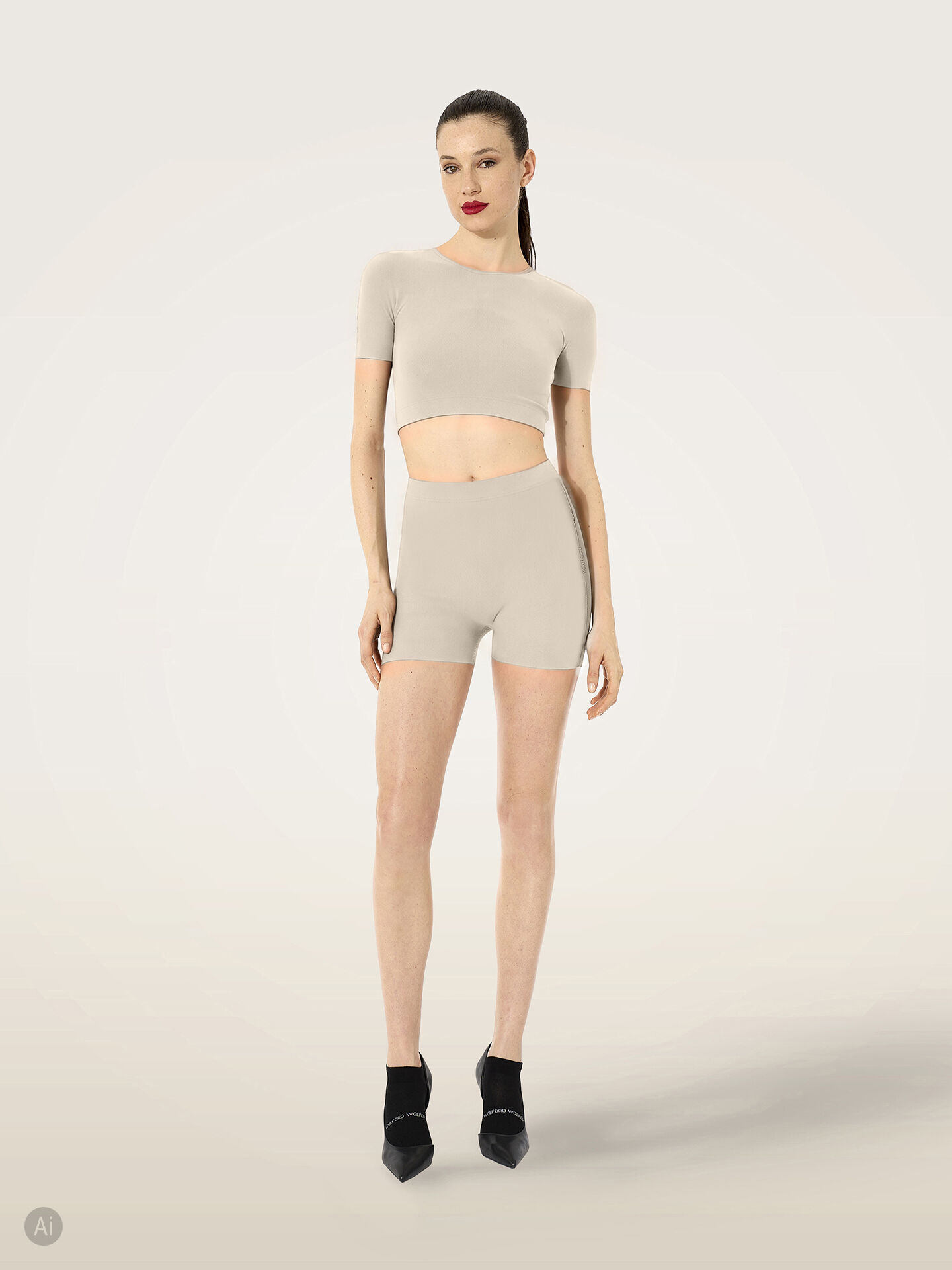 SEAMLESS FORM TOP SHORT SLEEVE SEAMLESS FORM TOP SHORT SLEEVE