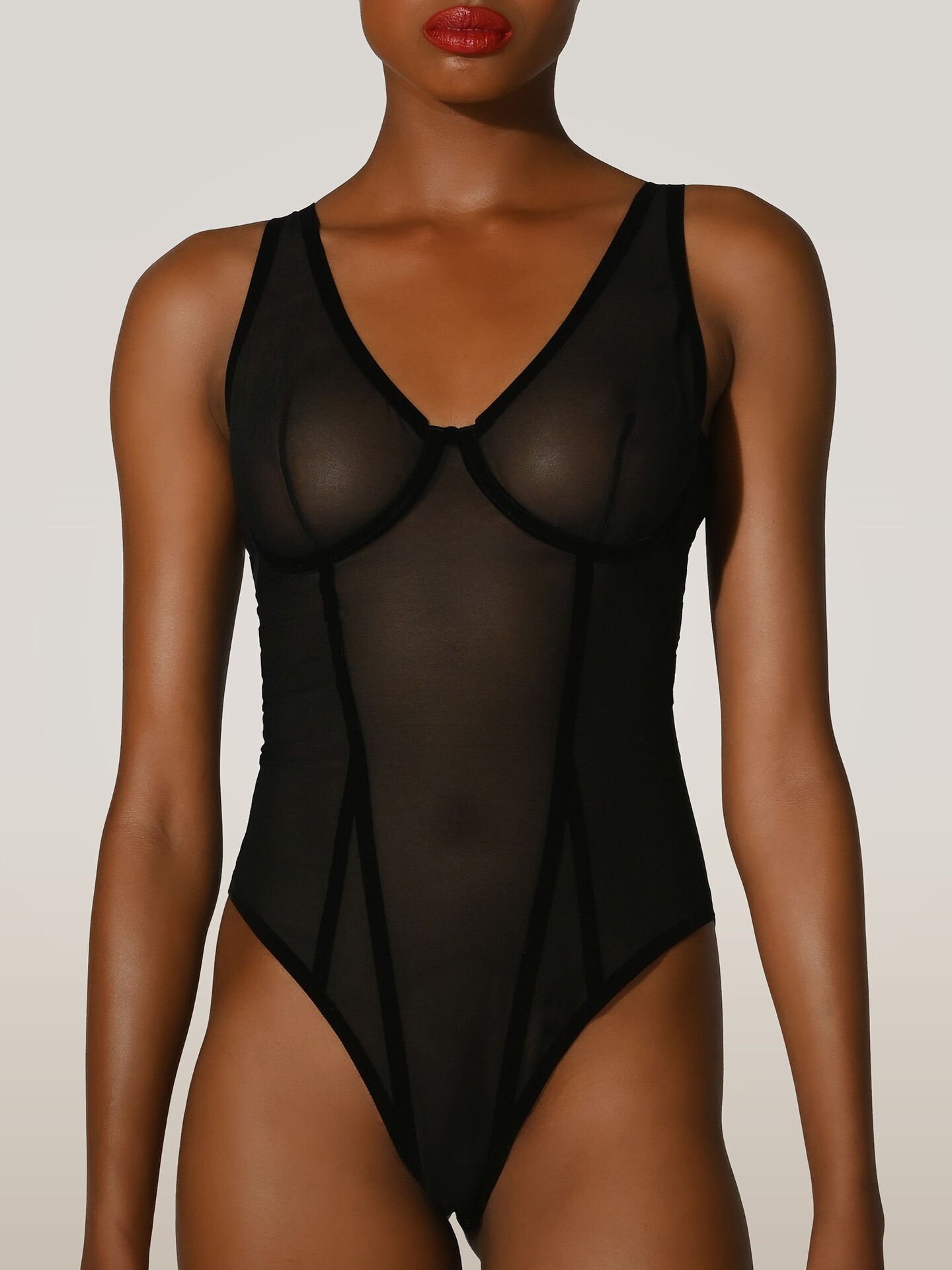 BONDED TO TULLE FORMING BODY