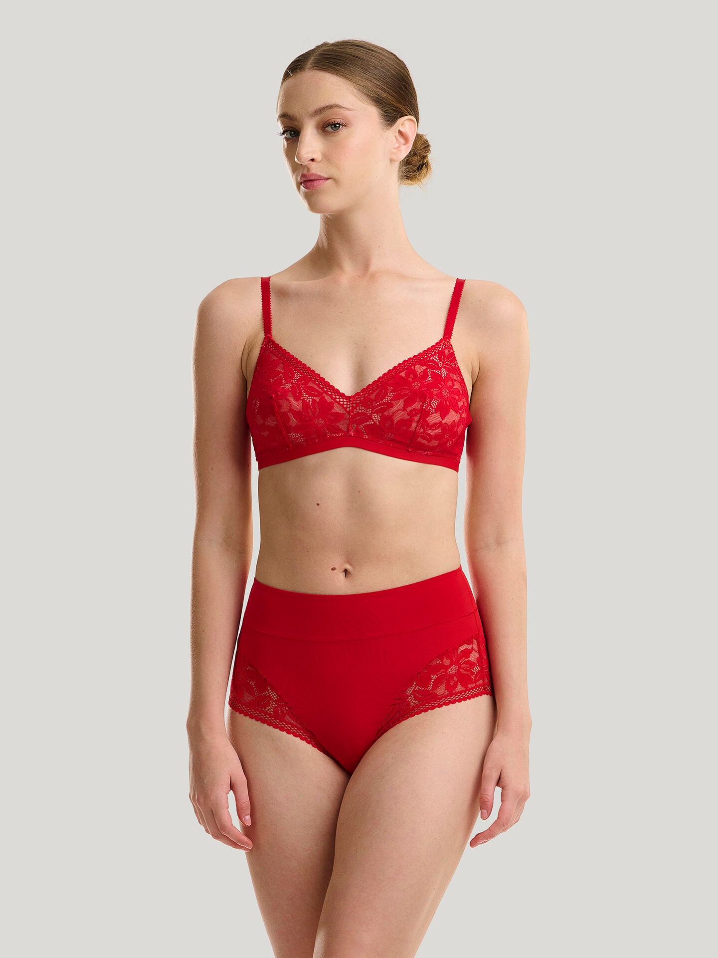 LACE TRIANGLE BRA