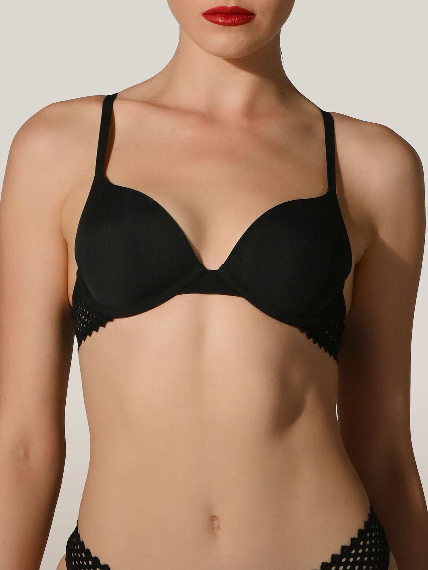 ROMANTIC NET PUSH-UP BRA