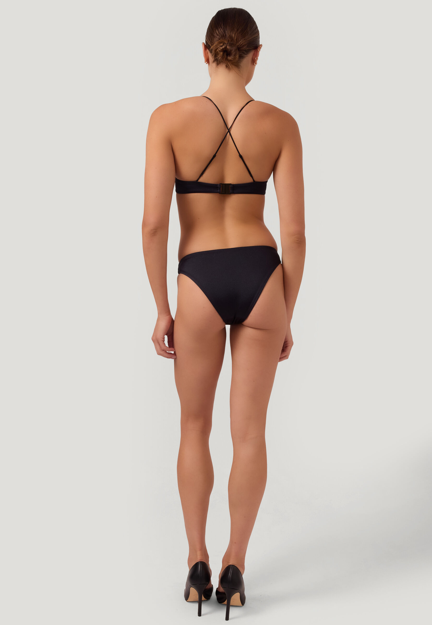 SIMPLE MINIMAL BRIEF