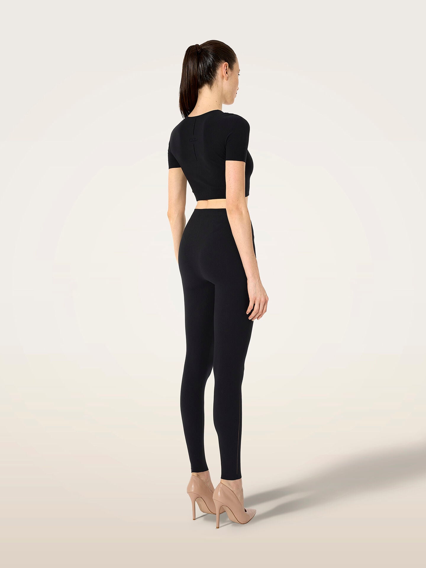 SEAMLESS FORM LEGGINGS SEAMLESS FORM LEGGINGS