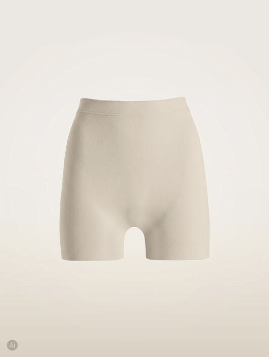 SEAMLESS FORM SHORTS