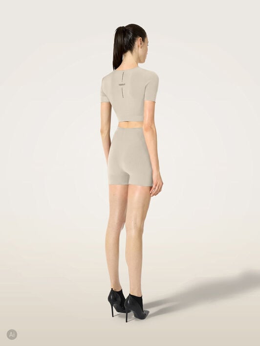 SEAMLESS FORM TOP SHORT SLEEVE SEAMLESS FORM TOP SHORT SLEEVE