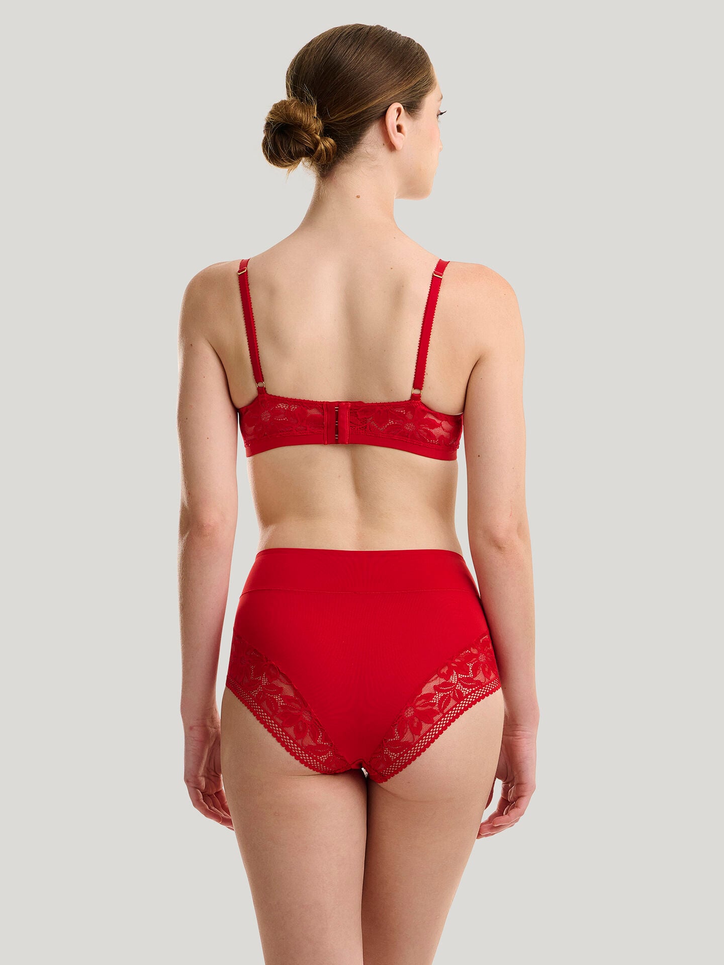 LACE TRIANGLE BRA