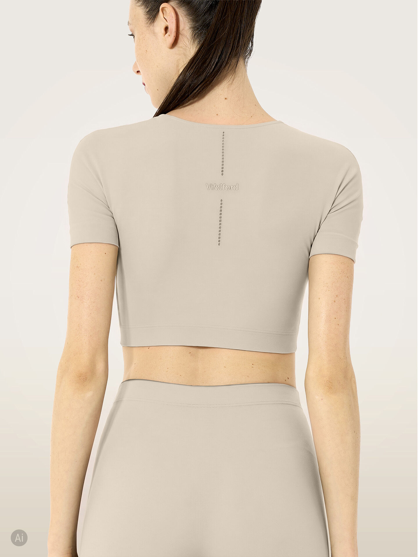 SEAMLESS FORM TOP SHORT SLEEVE SEAMLESS FORM TOP SHORT SLEEVE