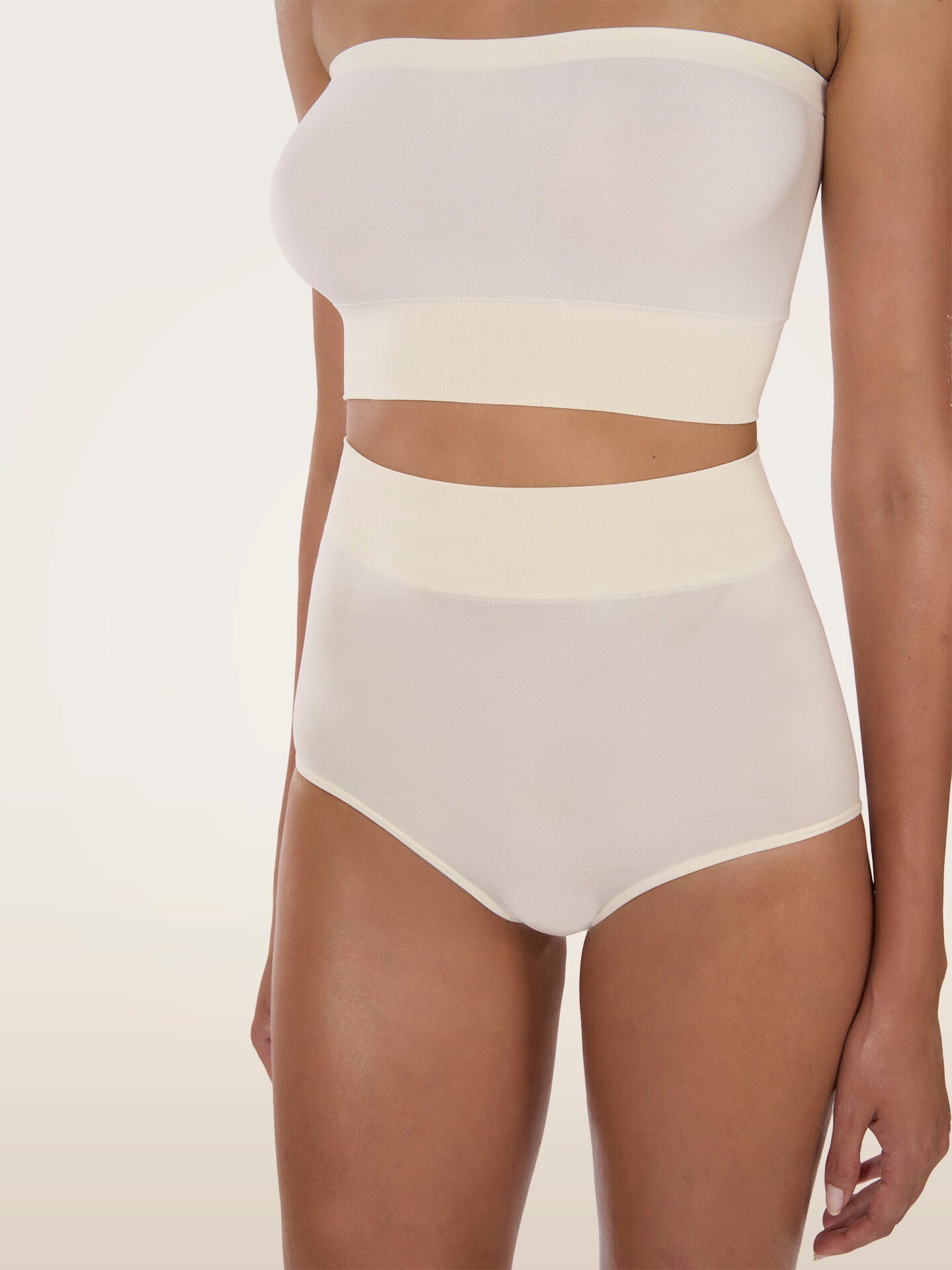 SEAMLESS TOP SLEEVELESS SEAMLESS TOP SLEEVELESS
