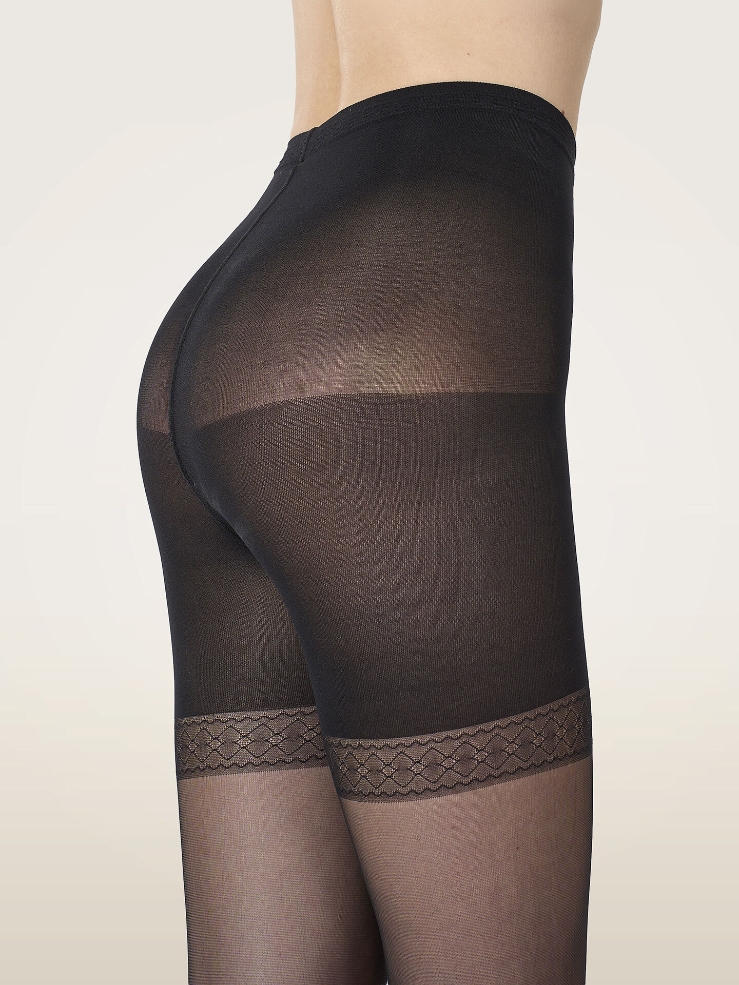 25 PUSH UP TIGHTS