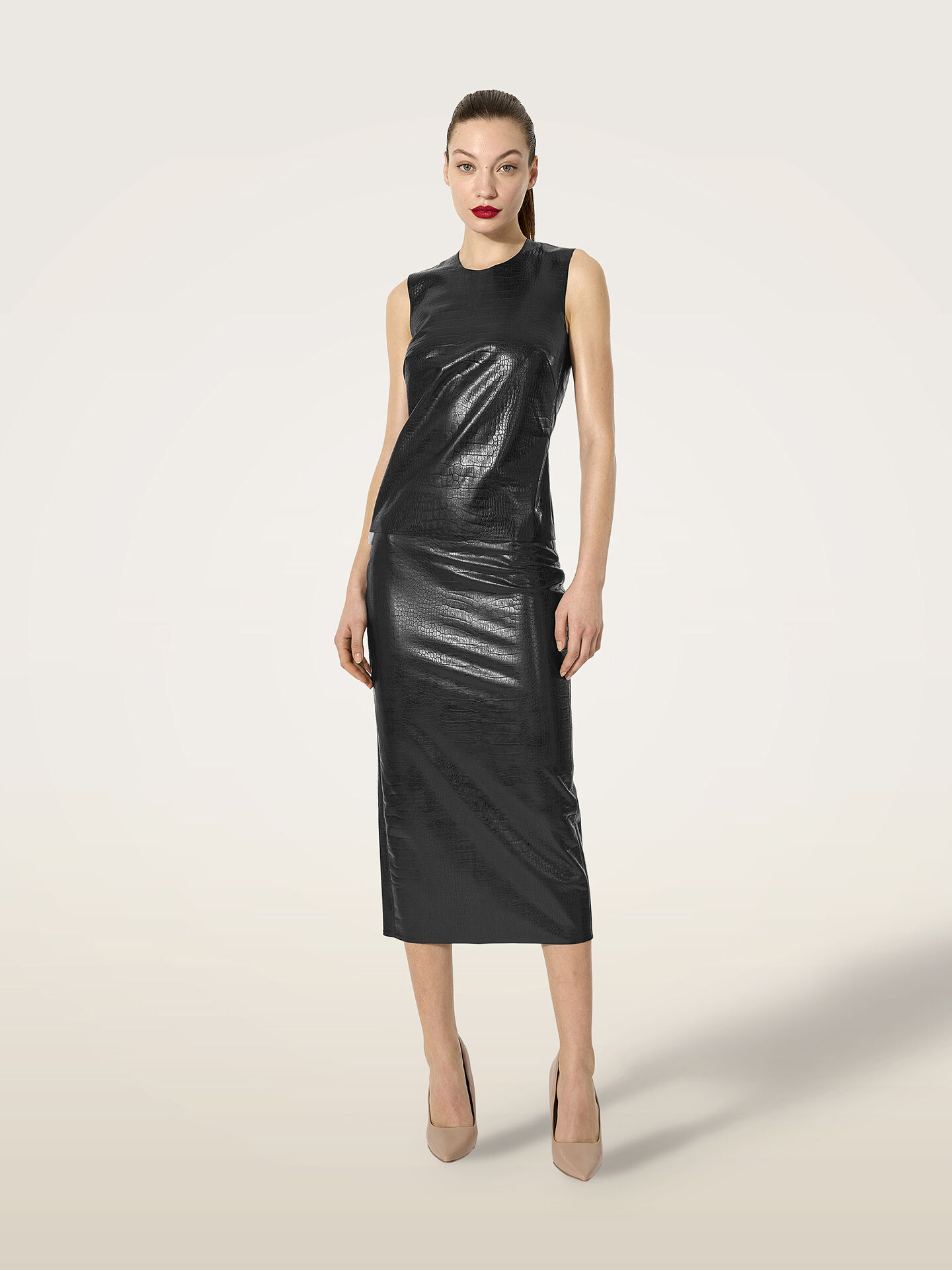 EMBOSSED ALLIGATOR TOP SLEEVEL EMBOSSED ALLIGATOR TOP SLEEVEL